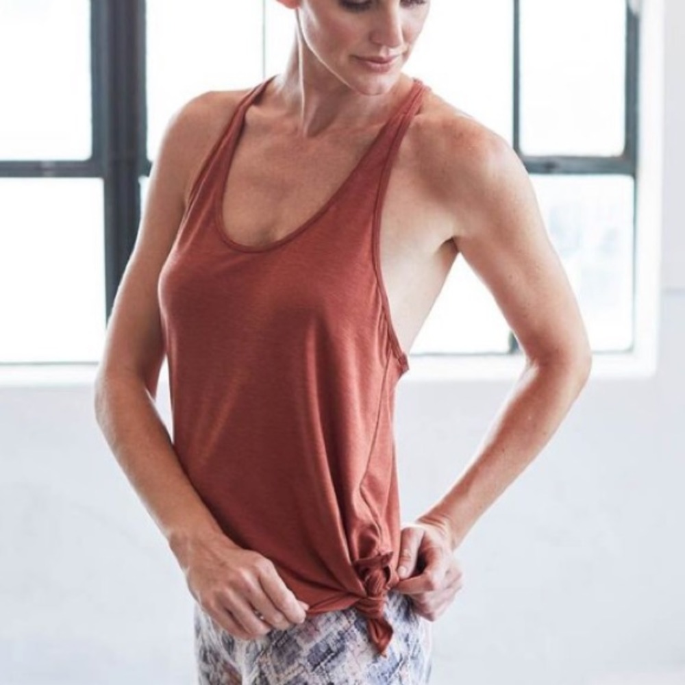 Dyi NWOT asymmetric flow tank yoga